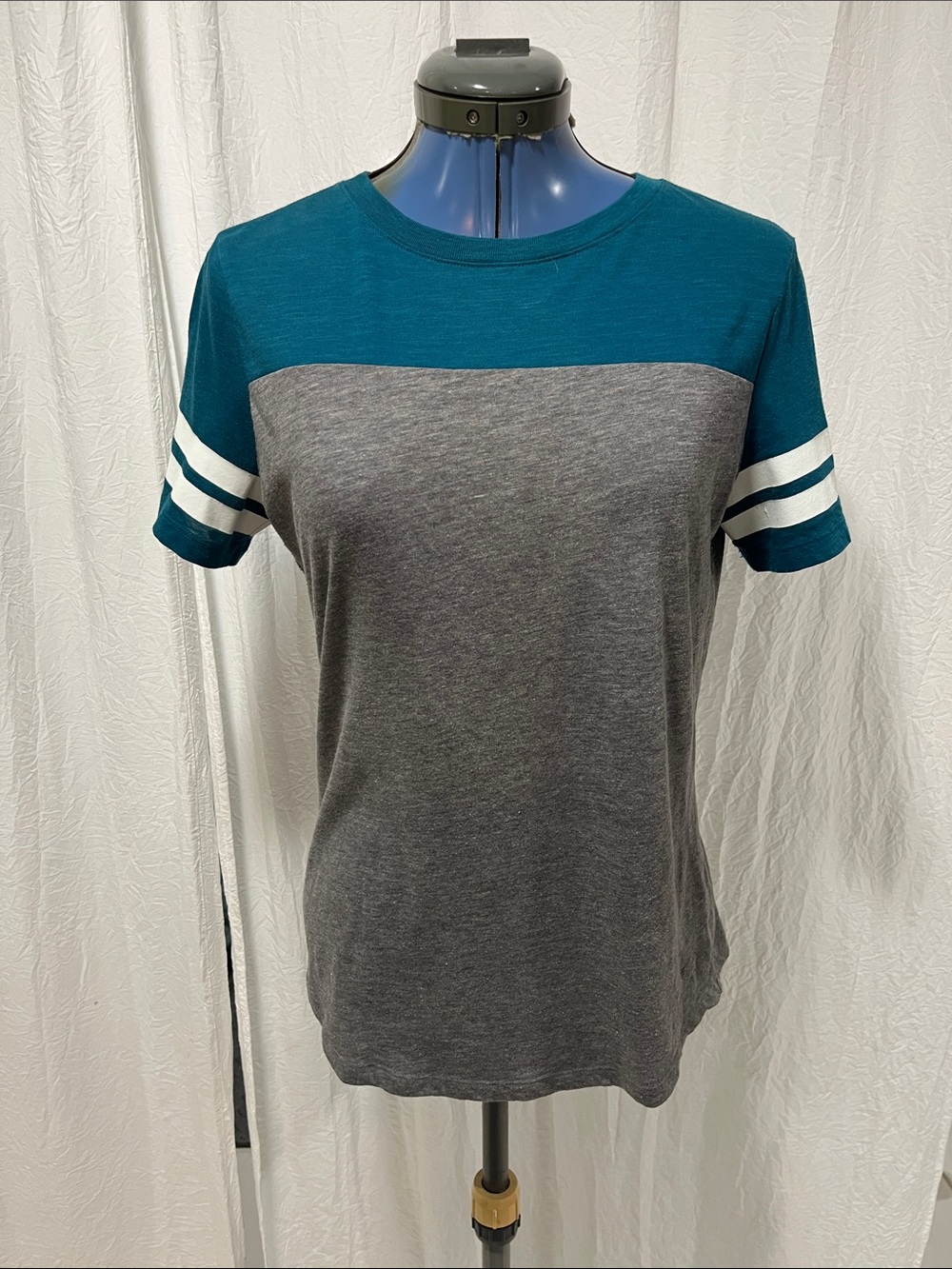 PINK Victoria's Secret Teal and Gray Colorblock Short Sleeve Tee